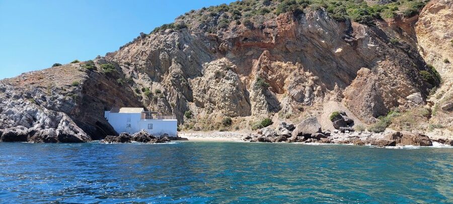 Sesimbra: Secret Bays and Beaches Boat Tour with Snorkeling - Inferno Beach and the value of variety
