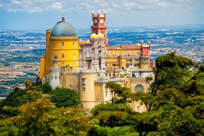 Sintra, Pena Palace, Cabo da Roca and Cascais from Lisbon - Sintra’s old center and a sensible lunch break
