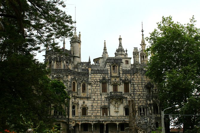 Sintra Small-Group Tour: Let the Fairy Tale Begin with Pick Up - The guide can make or break the day