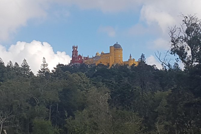 Small Group Tour to Sintra, Pena Palace, Cabo Roca and Cascais - What the guides add to the day