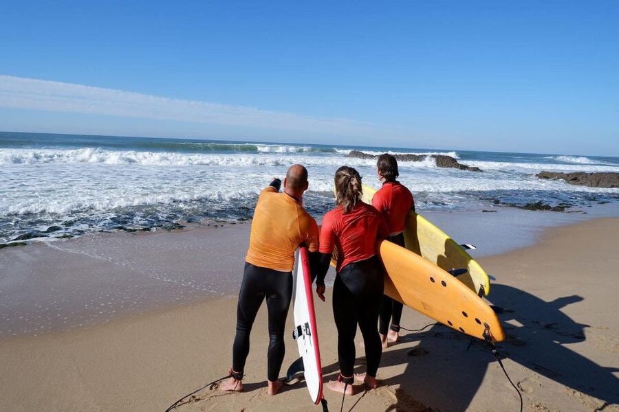 Surfing lessons at Ericeira World Surf Recognized - In the water, personal attention is the real advantage