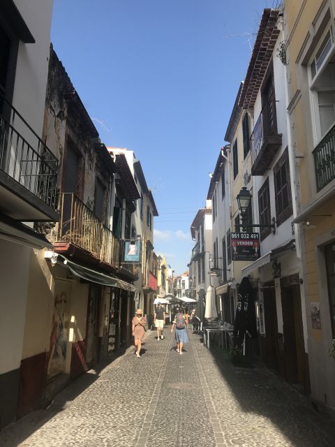 Taste Funchal: food, wine and cultural tour - Stories that turn tastings into a cultural tour