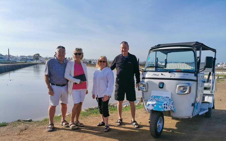 Tavira: Tuk-Tuk City Tour - Five minutes at Tavira Castle
