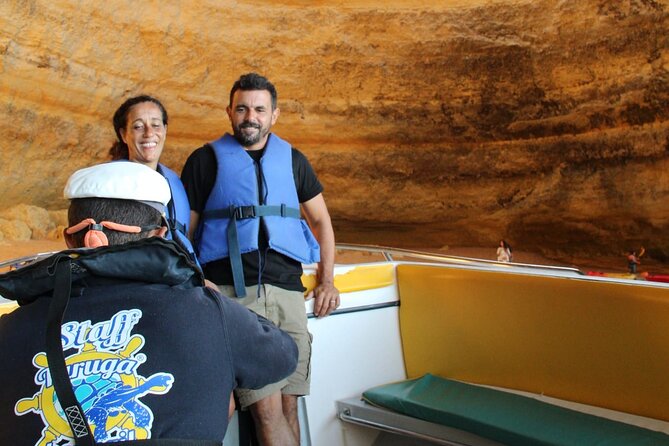 Traditional Tour - Benagil Cave - Entering Benagil Cave by boat