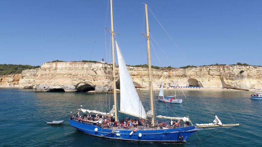 Vilamoura: Algarve Coast 3-Hour Sailing Cruise With Open Bar - Setting Sail From Vilamoura Marina