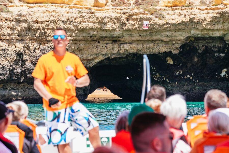 Vilamoura: Benagil Cave Boat Tour with Entry - Key points to know before you book