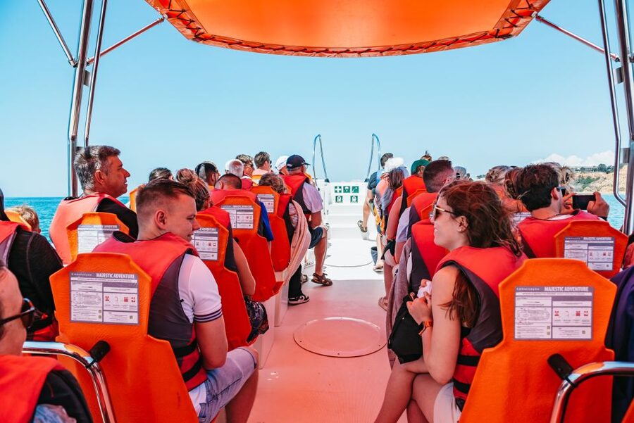 Vilamoura: Benagil Cave Boat Tour with Entry - Entering Benagil Cave by boat