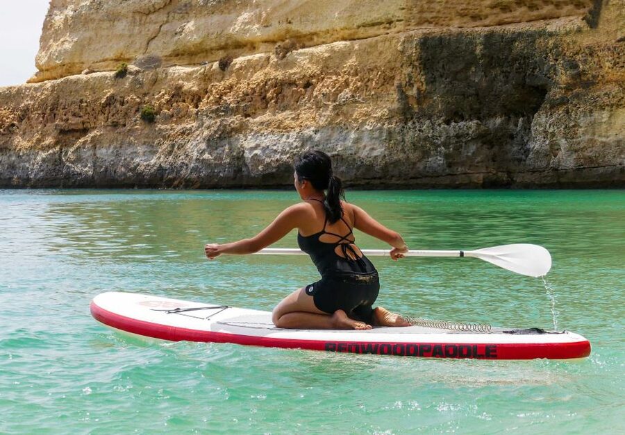 Vilamoura: Guided Sightseeing Cruise with Beach BBQ & Drinks - Arriving by dinghy at the beach